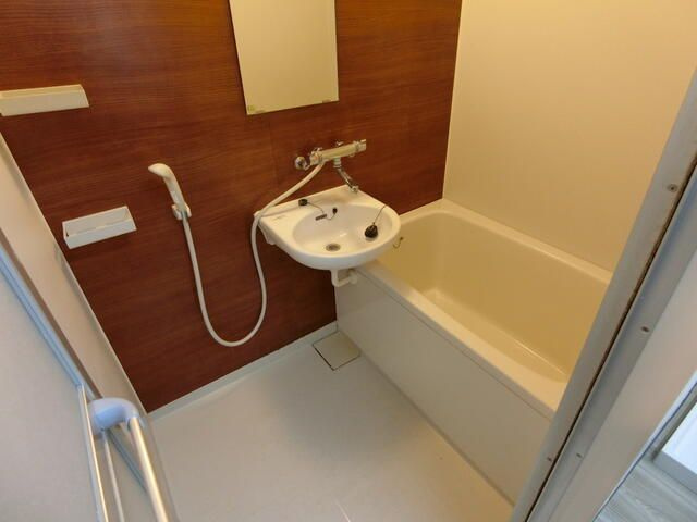 フェイヴァーフィールド池袋の浴室