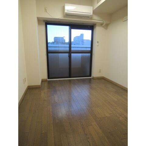 日神パレステージ石川町の居間・リビング