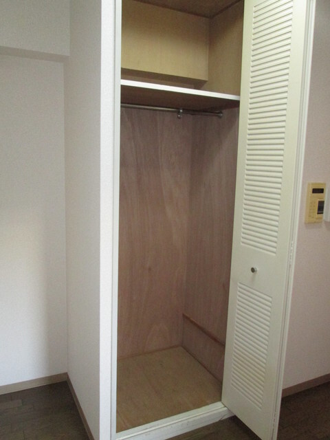 日神パレステージ石川町の収納