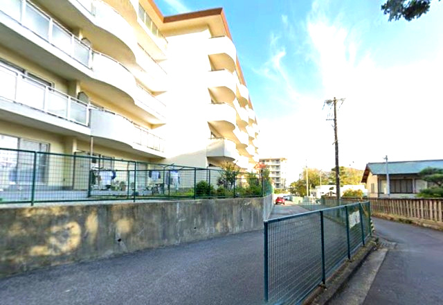 シーアイマンション第二甲陽園の周辺|リビングやバルコニーに向けて視界が開ける対面式カウンターキッチン