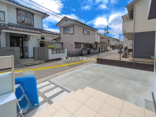 所沢市和ケ原1丁目・全1棟　新築一戸建　の駐車場