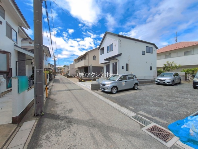 所沢市和ケ原1丁目・全1棟　新築一戸建　の前面道路含む現地写真