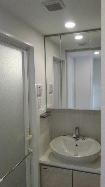 クレイシア祐天寺の独立洗面台