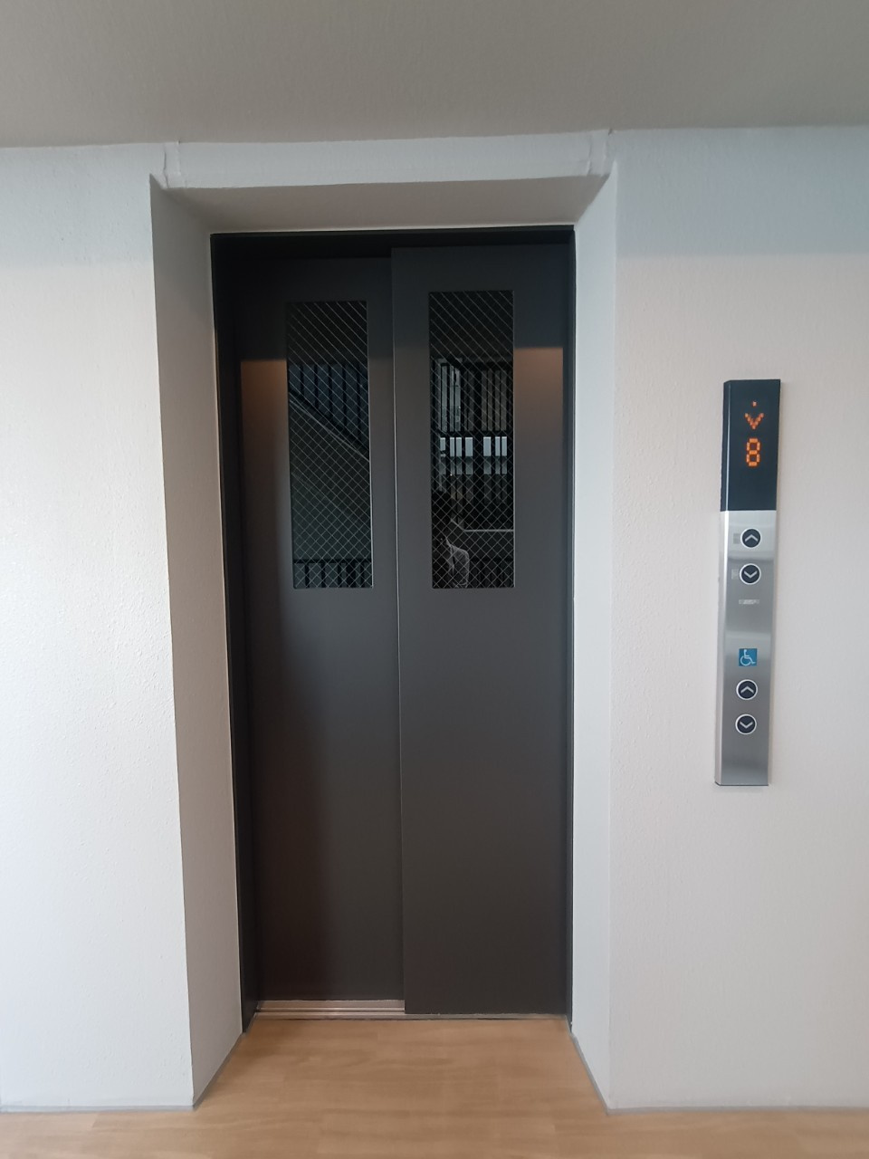 エレベーターで楽して上がりましょう！