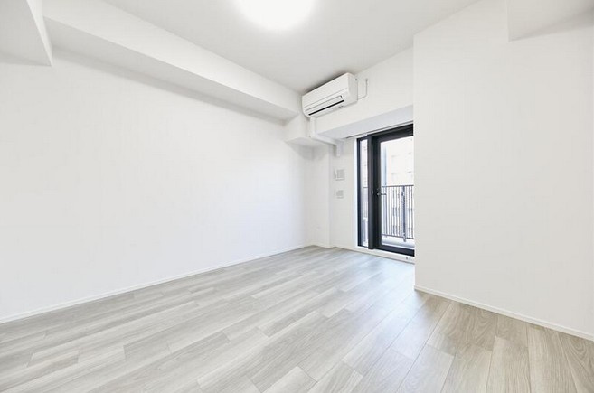 エアコン付きで夏も冬も快適です！