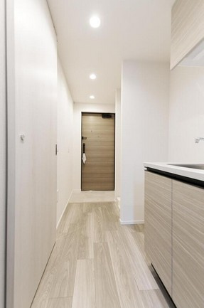 玄関前の廊下です！