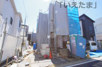 【前面道路含む現地写真】 | 3号棟　令和8年4月16日撮影　建築中