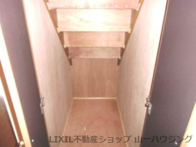 【収納】 | 小川テラスハウス | 階段下収納１