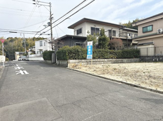 【前面道路含む現地写真】 | 岡山町　新築一戸建 | ゆとりのある洗面室ですよ♪朝の身支度もスムーズにできますね！