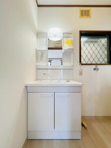 山手2丁目戸建の洗面所