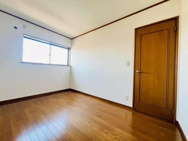 山手2丁目戸建の居間・リビング