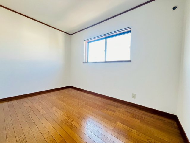 山手2丁目戸建の寝室