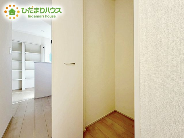 【収納】 | 小美玉市上玉里第2　新築戸建　1号棟 | 家族みんなで共同で使える便利な廊下収納！