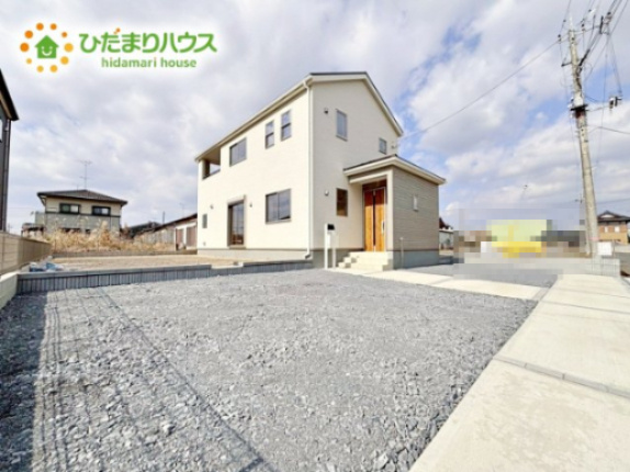 【駐車場】 | 小美玉市上玉里第2　新築戸建　1号棟 | 時間がない時もらくらくと車の出し入れができる並列駐車場を完備！！
