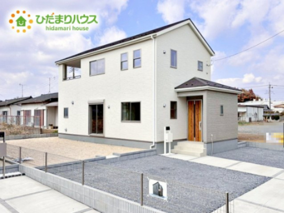 【外観】 | 小美玉市上玉里第2　新築戸建　1号棟 | 白を基調とした明るい印象を受ける外観です！