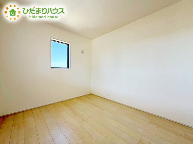 【洋室】 | 小美玉市上玉里第2　新築戸建　1号棟 | ご家族様一人ひとりの大切なプライベート空間。シンプルなデザインなので、趣味・感性で個性的に飾ることができます♪