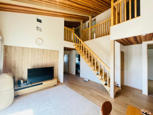 【居間・リビング】 | 深谷市小前田　中古戸建