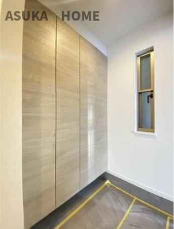 港北区日吉7丁目の玄関|玄関収納です。これだけあればご家族分のシューズもすっきり収納できますね。