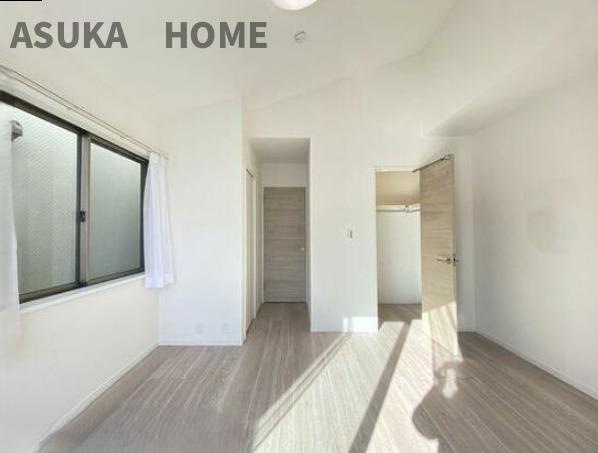 港北区日吉7丁目の洋室|３階の8.1帖の洋室です。明るい日差しが差し込みます。