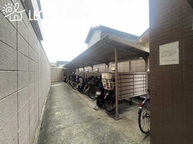 朝日プラザ姫路城南サバーブの駐輪場
