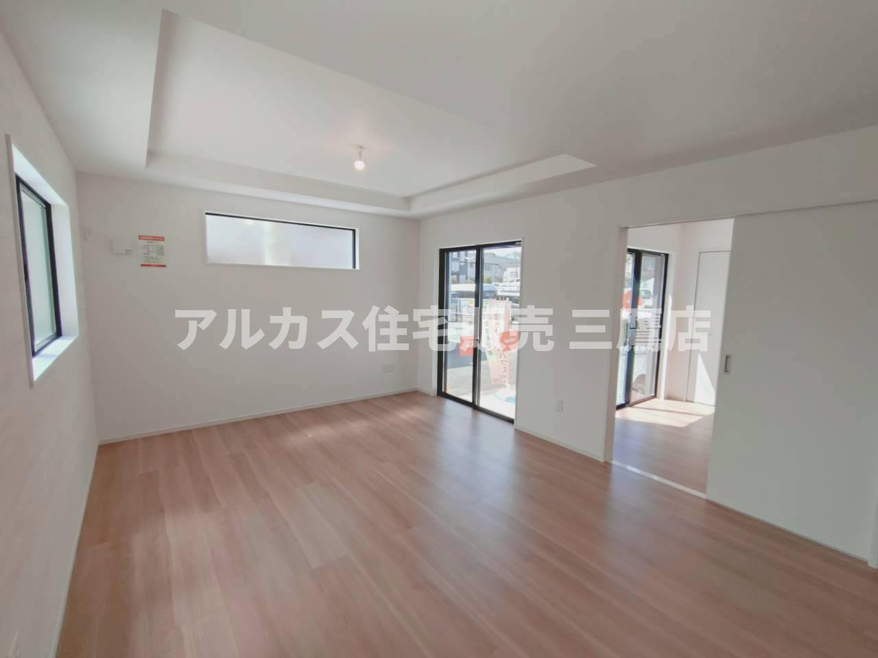 調布市緑ケ丘1丁目 京王線 仙川駅 新築戸建の居間・リビング