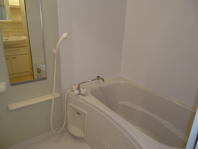 プラムフィールドEの浴室