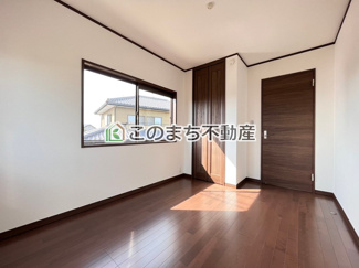 【洋室】 | （リフォーム施工例）※建具やフローリング、その他仕様が異なる場合がございます。