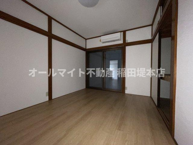 川崎市麻生区向原３丁目のテラスの洋室