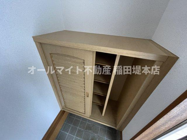 川崎市麻生区向原３丁目のテラスの収納