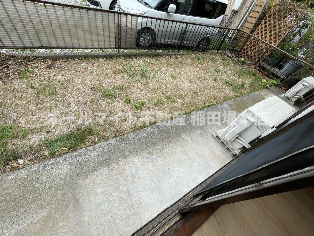 川崎市麻生区向原３丁目のテラスの庭