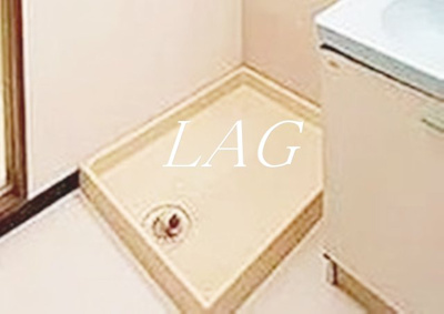 【設備】 | エッセレコモード | 室内洗濯機置き場です。