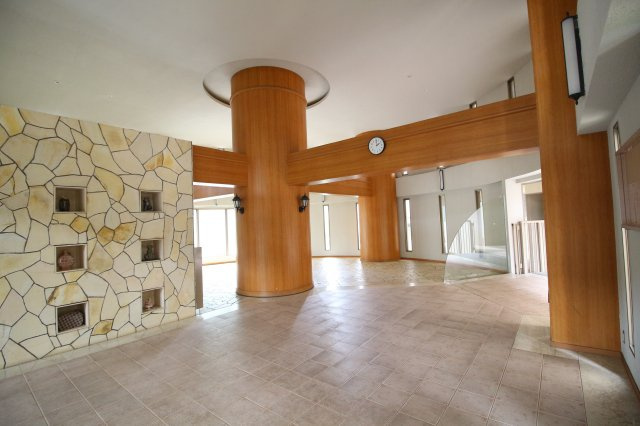 リブコートフェリスガーデン須磨妙法寺のエントランス