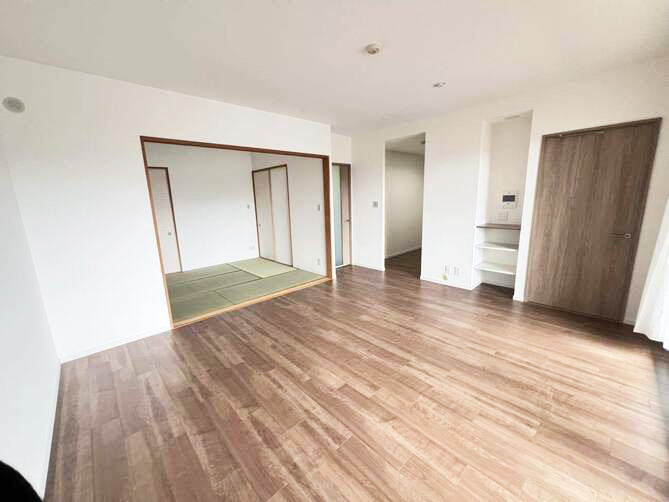 リブコートフェリスガーデン須磨妙法寺の居間・リビング