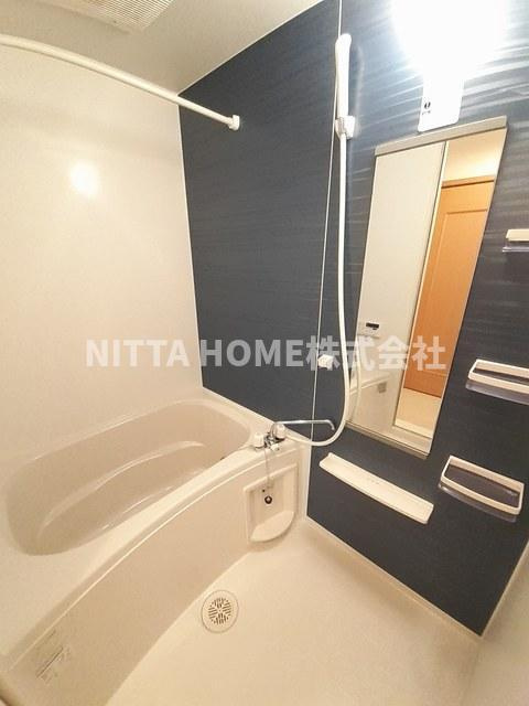 母屋の浴室|追い焚きや浴室乾燥機能が付いています◎