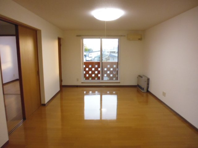 メゾンセリーヌの居間・リビング