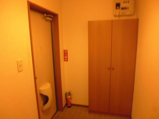 メゾンセリーヌの玄関