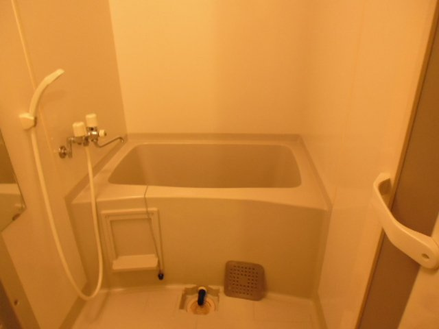 メゾンセリーヌの浴室