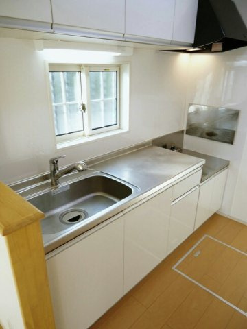 スクエア２１のキッチン|コンパクトなキッチンで掃除もラクラク