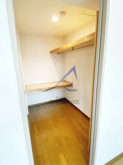 アートコート田園調布ＪＰの収納|ウォークインクローゼットです。