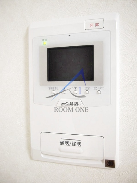 ルーブル品川西小山のセキュリティ|モニター付インターホンです。