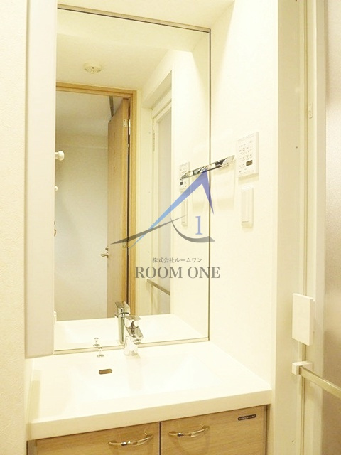 ルーブル川崎中丸子弐番館の洗面所|洗面台です。