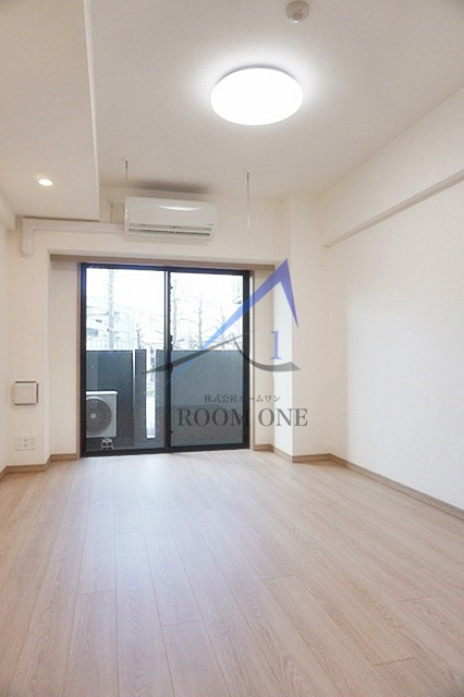 ルーブル川崎中丸子弐番館の居間・リビング|洋室のお部屋です。