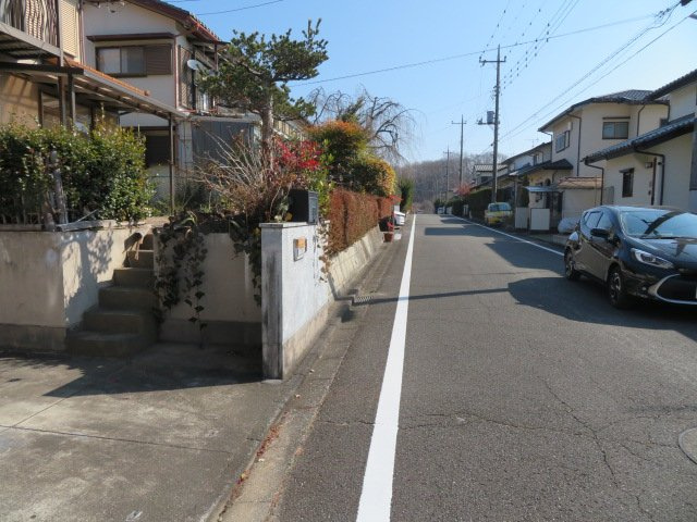 高崎市吉井町南陽台　中古448の前面道路含む現地写真