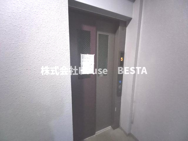 ブライクT27のロビー