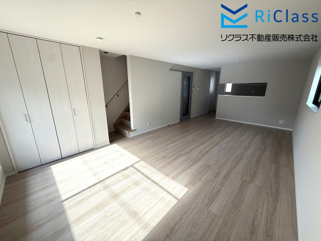 新築戸建　神戸市北区鈴蘭台東町６丁目1の居間・リビング|ゆったり過ごせるリビングです