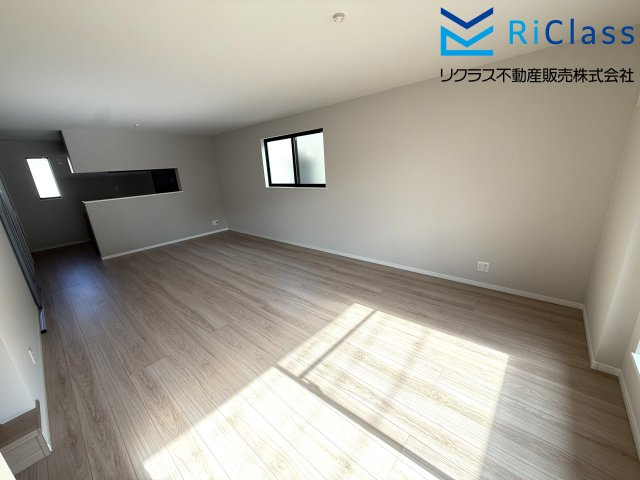 新築戸建　神戸市北区鈴蘭台東町６丁目1の居間・リビング|ゆったりとしたリビングです