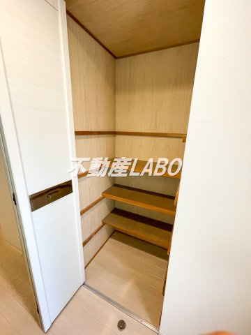 エグゼリエみなと通りの収納