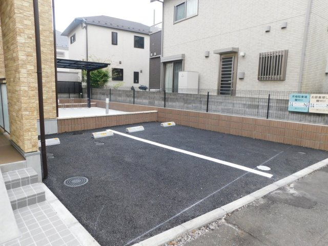 小金井市中町２丁目のアパートの駐車場|カースペースがあります