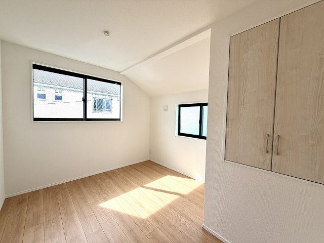 世田谷区桜上水2丁目　広々10ｍ間口×土地36坪超　新築戸建限定1棟の洋室