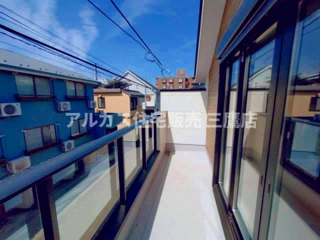 調布市柴崎1丁目 京王線 柴崎駅 新築戸建のバルコニー